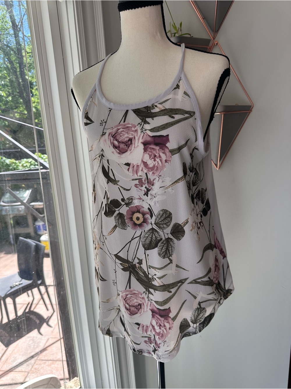 KISMET Floral Print Racerback Tank Top - White with Pink Roses Size Medium - Picture 1 of 7